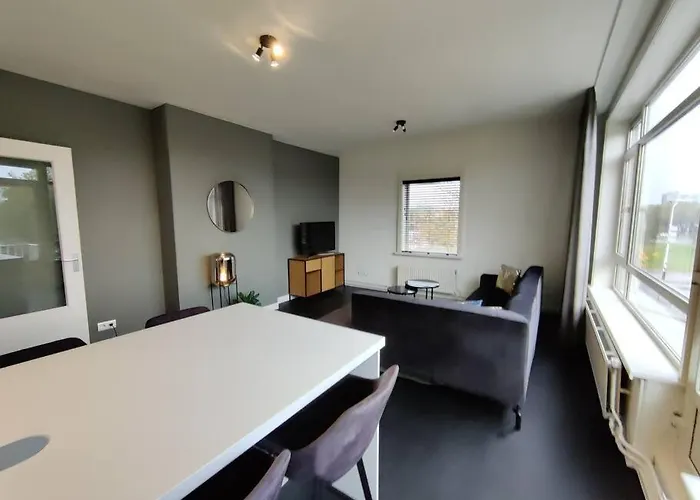 K50159 Spacious And Modern Near The Center, Free Parking Appartement