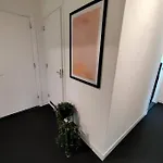 A 6p Free Public Parking Appartement