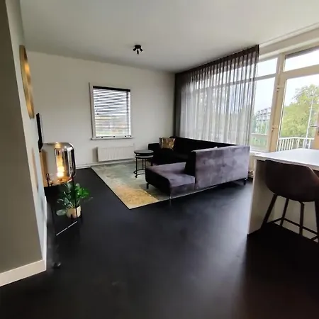 Apartment K50159 Spacious And Modern Near The Center, Free Parking *