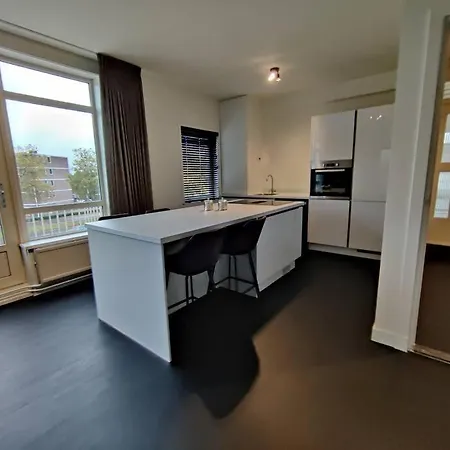K50159 Spacious And Modern Near The Center, Free Parking Apartment Eindhoven