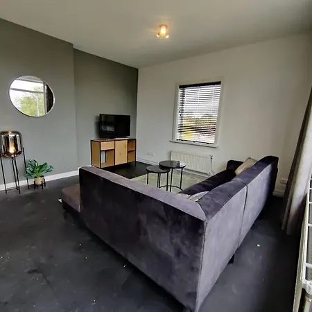 Apartment K50159 Spacious And Modern Near The Center, Free Parking *
