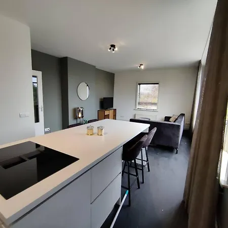 K50159 Spacious And Modern Near The Center, Free Parking Apartment Eindhoven